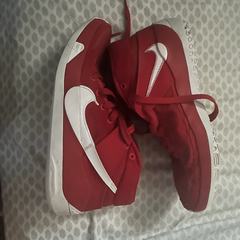 Red KD basketball shoes